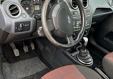 Ford Fiesta 1,3 44 kW Ambiente Ambiente