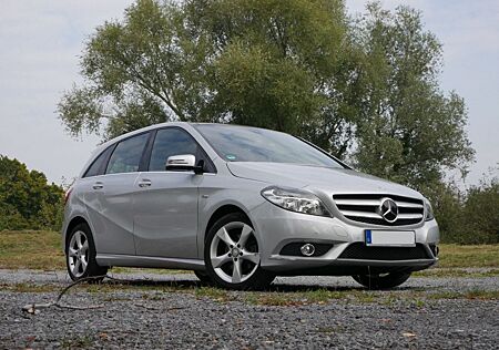 Mercedes-Benz B 180 B180, 6-Gang, Harman-Kardon, Panorama-SD, AC