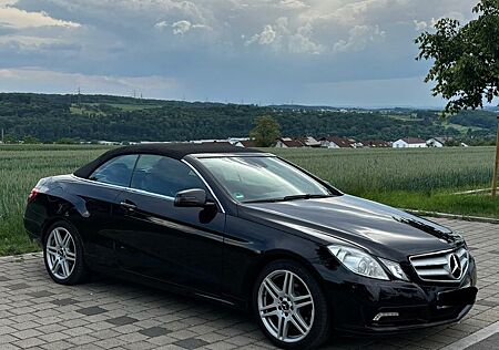 Mercedes-Benz E 200 Cabriolet CGI BlueEFF. AVANTGARD...