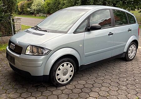 Audi A2 1.4TDI - 1.HD wenig Km 5 Sitzer