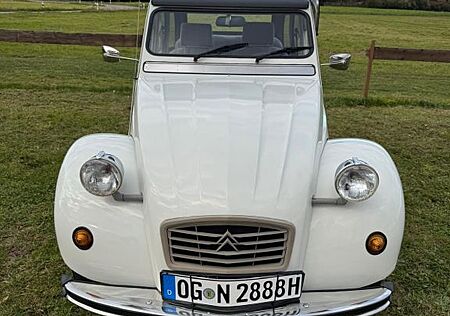 Citroën 2 CV mit H Kennzeichen