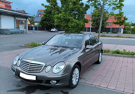 Mercedes-Benz E 280 W211 E280 ELEGANT UND GEPFLEGT