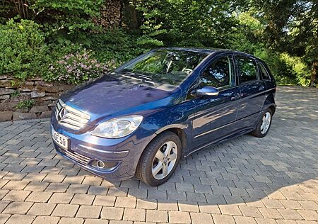 Mercedes-Benz B 200 - 100KW