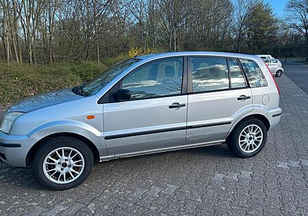 Ford Fusion 1,4 16V TÜV 05.27