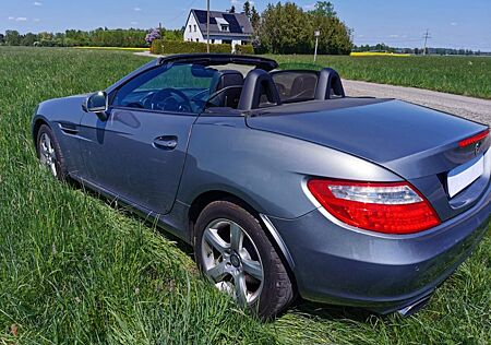 Mercedes-Benz SLK 200 -
