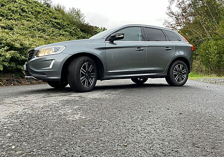 Volvo XC 60 XC60 D3 Leder - Navi - Allwetter - 2.Hd