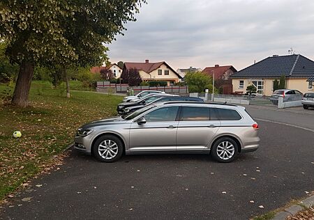 VW Passat Variant Volkswagen 2.0 TDI SCR DSG Comfortline V...