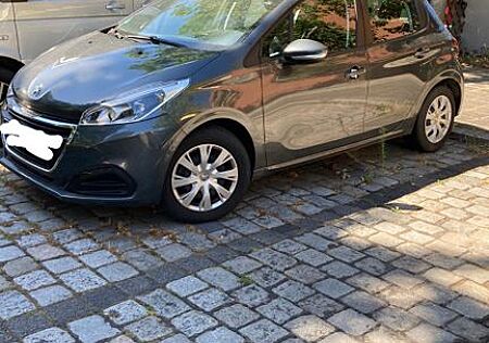 Peugeot 208 PureTech 82 Active Active