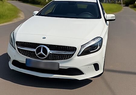 Mercedes-Benz A 180 d AMG Line