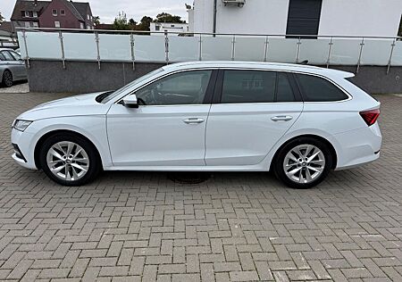 Skoda Octavia Combi First Edition*LEDER*NAVI*