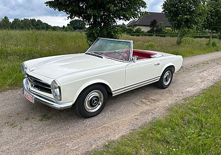 Mercedes-Benz 230 SL Pagode
