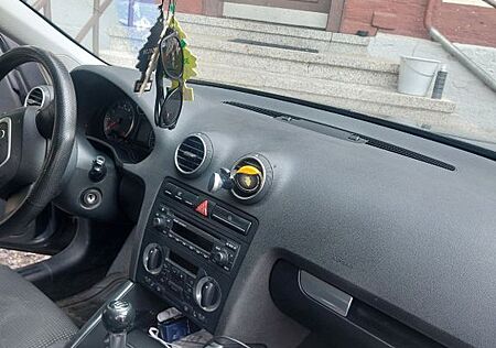 Audi A3 1.6 Ambiente Sportback Ambiente