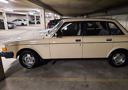 Volvo 240 DL