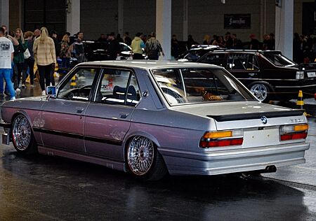 BMW 520i