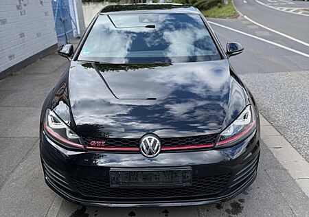 VW Golf Volkswagen VII Lim. GTI Performance BMT