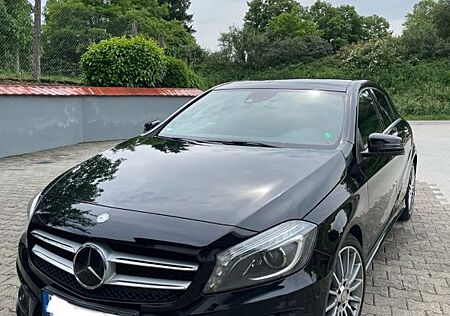 Mercedes-Benz A 180 AMG Line, Panoramadach
