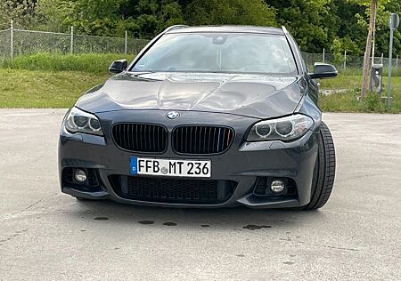 BMW 530d xDrive Touring A LCI - HUD - Pano - M Paket