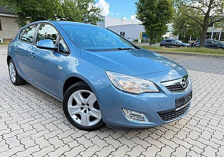 Opel Astra J Lim. 5-trg. Edition