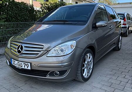 Mercedes-Benz B 200 -