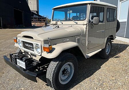 Toyota Land Cruiser BJ40 Diesel Oldtimer!
