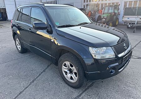 Suzuki Grand Vitara 1.9 Diesel,4 WD,5 Türig,AHK