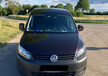 VW Caddy Volkswagen 1,6TDI 75kW mit Rollstuhlrampe 3+1