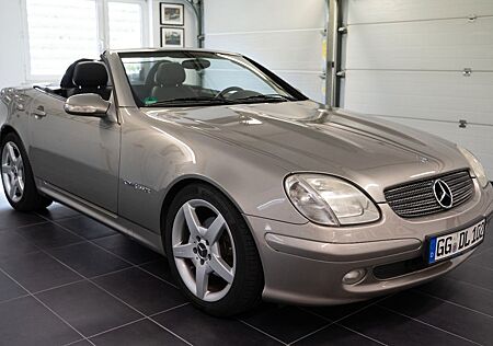 Mercedes-Benz SLK 200 Kompressor / Top Gepflegt / 17 Zoll AMG