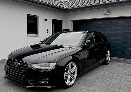 Audi A4 Avant 2.0 Tfsi Quattro, standheizung, pano,
