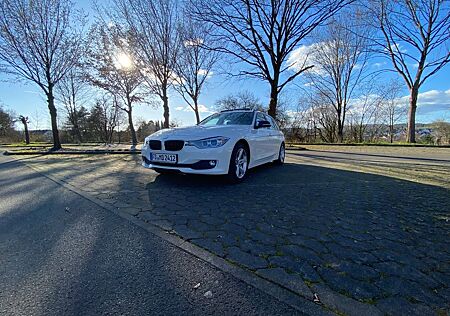 BMW 320d xDrive Touring Luxury Line Luxury Line