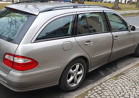 Mercedes-Benz E 200 KOMPRESSOR T CLASSIC mit Gasausrüstung
