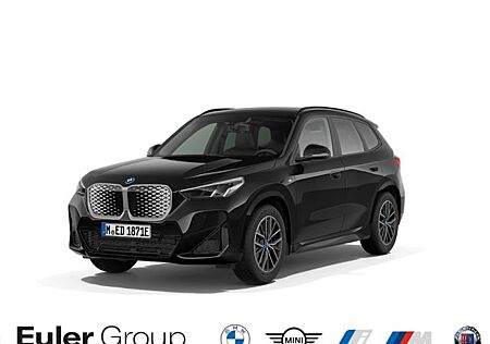 BMW iX1 eDrive 20 Sportpaket AD AHK-klappbar AHK El.