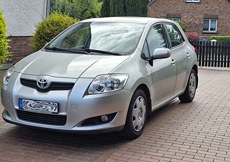 Toyota Auris 1.6-l-Dual-VVT-i Sol
