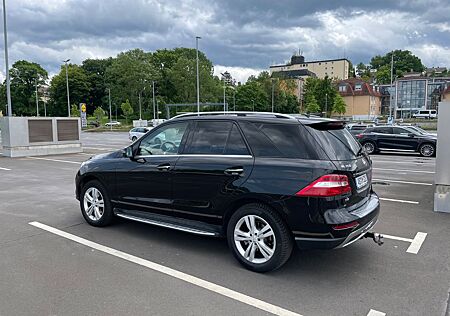 Mercedes-Benz ML 350 BlueTEC 4MATIC - Leder/AHK/Kamera/Navi