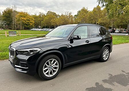 BMW X5 xDrive30d, Luftfed.,AHK, Assistenz