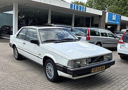 Volvo 780 2.8 V6 Bertone Coupé Schuifdak Overgangsrege
