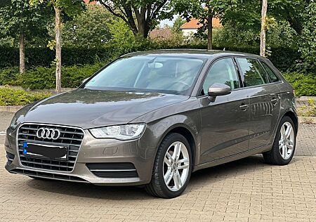 Audi A3 2.0 TDI S tronic Automatik. Sportback .