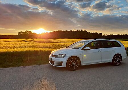 VW Golf Volkswagen 2.0 TDI DSG BMT GTD Variant GTD