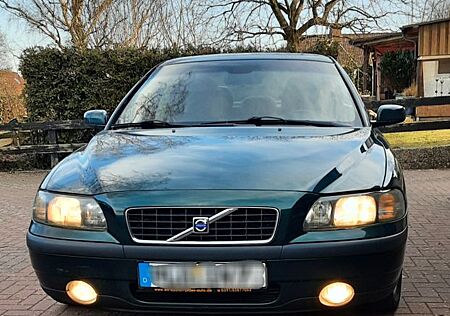 Volvo S60 2.4 Automatik 170 PS Wenig Kilometer !!!