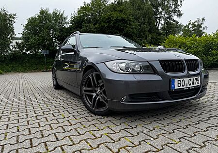 BMW 320i touring -Lückenloses Scheckheft