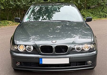 BMW 520i A