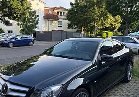 Mercedes-Benz C 250 Sport Coupé Autom. Sport