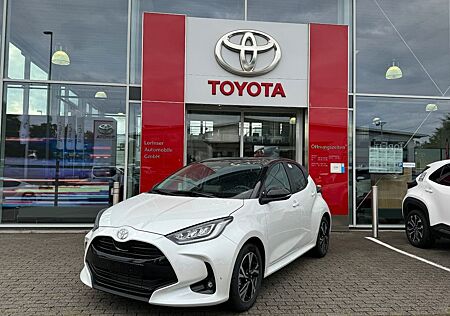 Toyota Yaris Hybrid Black & White inkl. WKR