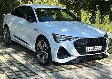 Audi e-tron 50 quattro S line S line Black Edition