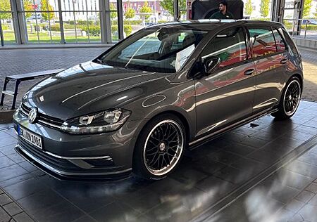 VW Golf Volkswagen 1.6 TDI SCR IQ.DRIVE IQ.DRIVE
