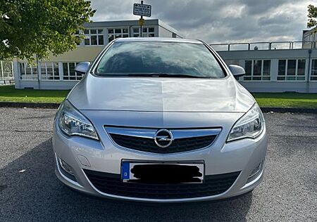 Opel Astra 1.4 Turbo 150 Jahre /TOP-Zustand/8fach