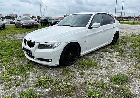 BMW 318i 3 Lim. facelift Navi/Regens/PDC/19 Zoll Fel