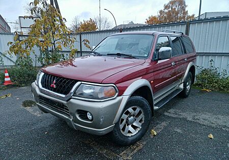 Mitsubishi Pajero 3,0 I V6 GLS Sport Scheck