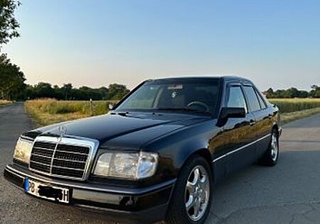 Mercedes-Benz 200 E W124