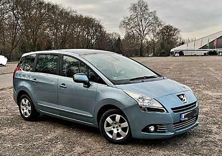 Peugeot 5008 2.0 HDi FAP 150 TÜV Neu