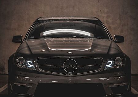 Mercedes-Benz C 63 AMG W204 Speedshit Alcantara Sitze